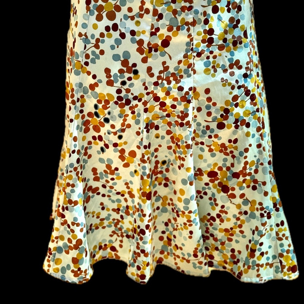 Silky Long Waisted Skirt w/ Stylized Floral Sign
